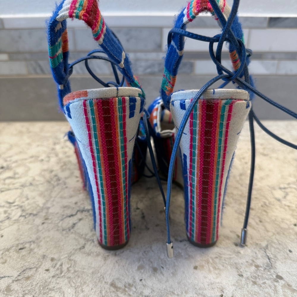 Pre-Owned Women's Schutz Wedge Sandal with wedge heel  colorful Woven fabric -cp - Picture 9 of 13